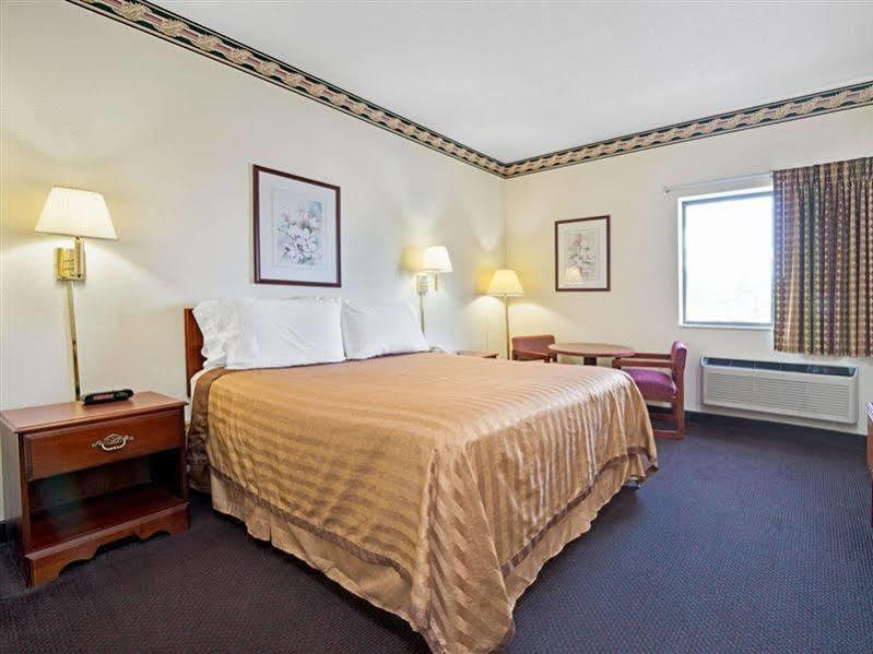 Travelodge By Wyndham St. Louis Berkeley Ngoại thất bức ảnh